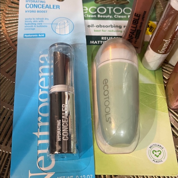 Make up bundle! - Picture 5 of 5